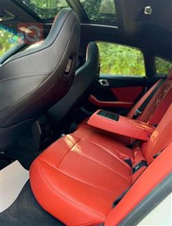 بي ام دبليو الفئة 2